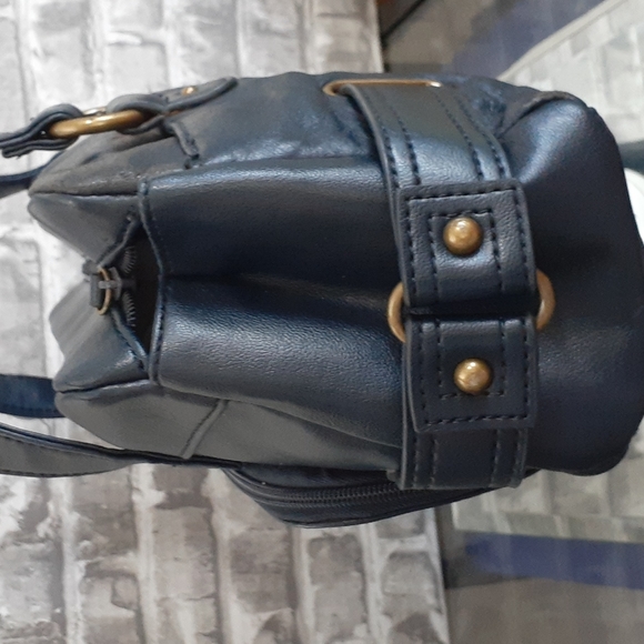 Vtg. Unbranded Shoulder Purse Blue Genuine leather with man made trim. - Picture 4 of 16